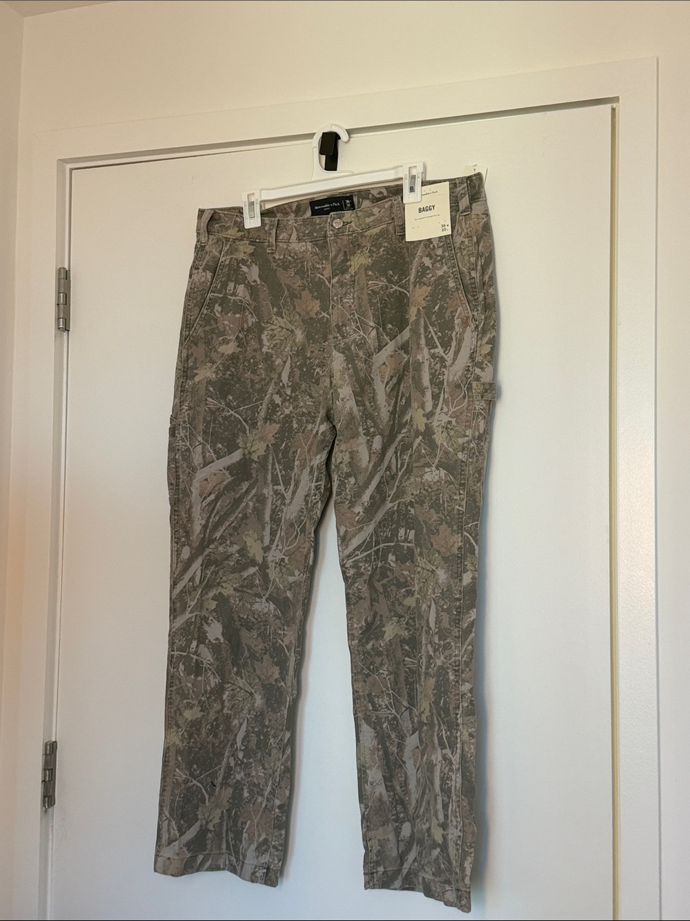 Abercrombie & Fitch Men's Camouflage-Pattern Chinos - Taupe